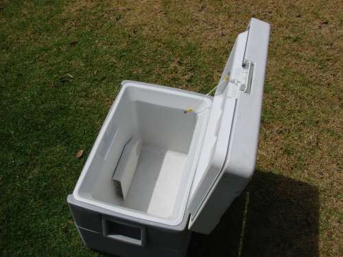 COLEMAN 12V DC Cooler box