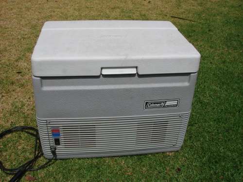 COLEMAN 12V DC Cooler box