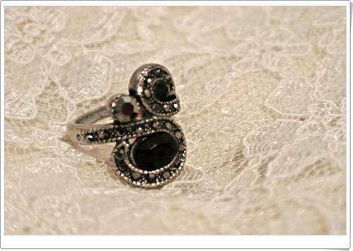 Intricate Vintage ring size 7