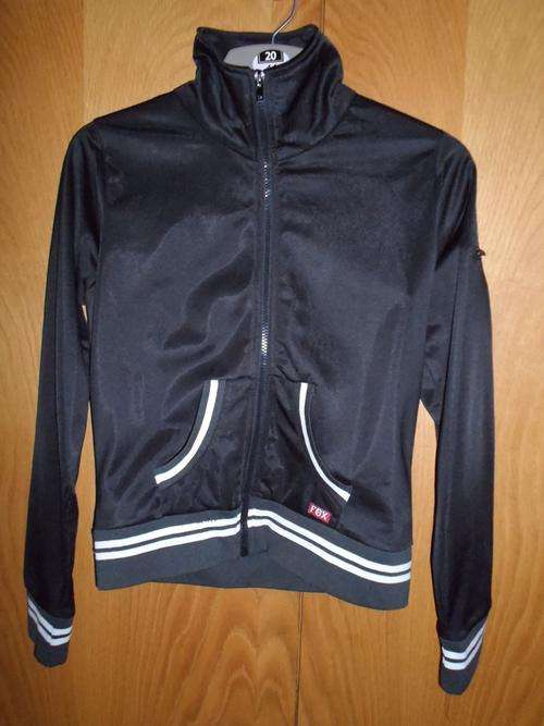 Black/white gym jacket