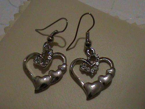 Be dazzled! diamante heart earings