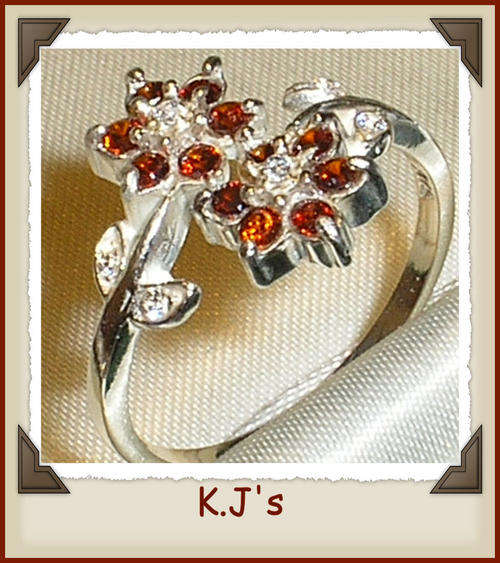 ***R2299***SOLID SILVER SHIMMERING GARNET CLUSTER RING - O