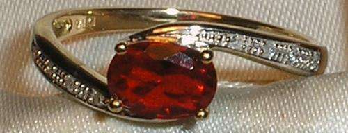 ***R26 000***STUNNING RING!! 9CT GOLD RUBY & DIAMOND SOLITAIRE RING - P