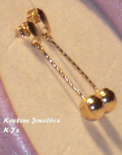 ***R3200*** 9CT GOLD LONG DROPPER BALL EARRINGS, LOVELY!