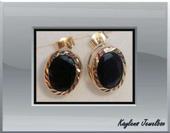 ***R4999***Beautiful 9ct gold deep blue sapphire stud earrings