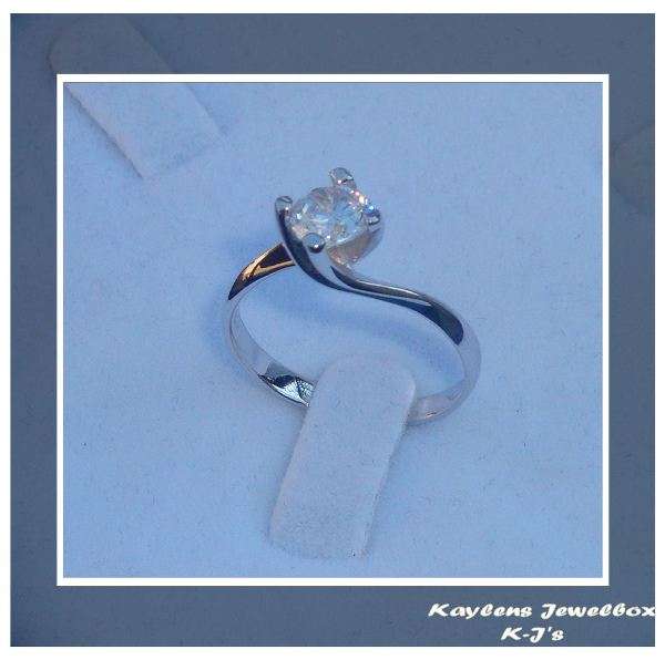 ***R999***ELEGANT, CLASSICAL, 925-STERING SILVER RING SIZE: 8