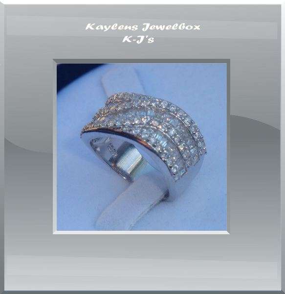 ***R1500***ELEGANT, BULKY,EXTRODANARY 925-STERLING SILVER RING SIZE: 7
