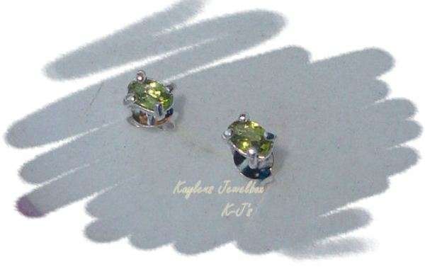***R702***August Birthstone: Peridot 925 STERLING SILVER STUD EARRINGS!!