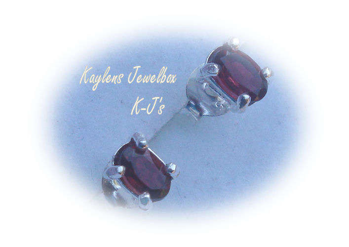 ***R499***  GARNET PRECIOUS STONES 925 STERLING SILVER STUD EARRINGS!!