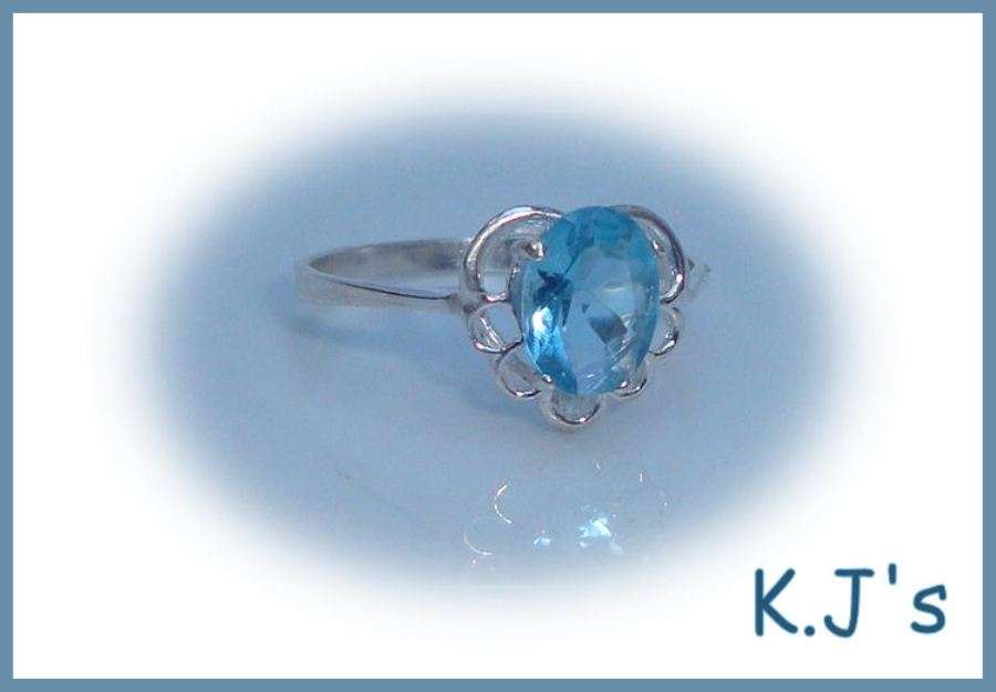 ***R1400***FESTIVE SEASON GIFT: PRETTY SOLID SILVER BLUE TOPAZ SOLITAIRE RING - O