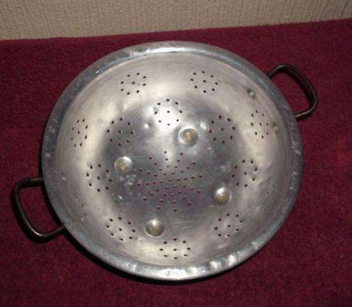 Retro Colander