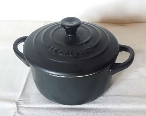 MINI ROUND COCETTE MATTE BLACK LE CREUSET POT