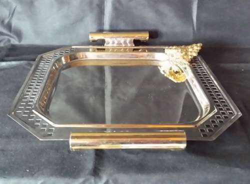 STUNNING METAL TRAY