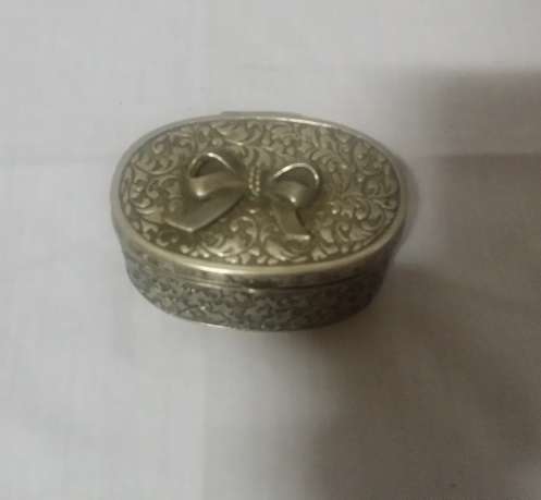 VINTAGE TRINKET BOX