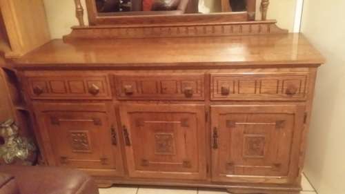 STUNNING OAK DRESSER LARGE MIRROR 3 CUPBOARDS AND 3 DRAWERS / COLLECTION EDENVALE JHB