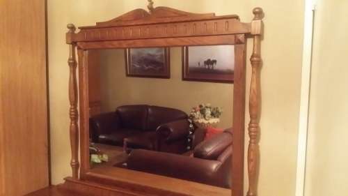 STUNNING OAK DRESSER LARGE MIRROR 3 CUPBOARDS AND 3 DRAWERS / COLLECTION EDENVALE JHB