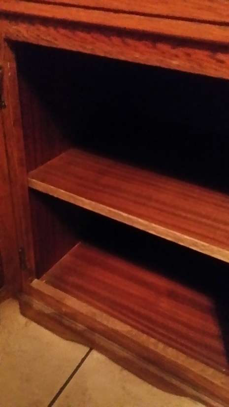 STUNNING OAK DRESSER LARGE MIRROR 3 CUPBOARDS AND 3 DRAWERS / COLLECTION EDENVALE JHB