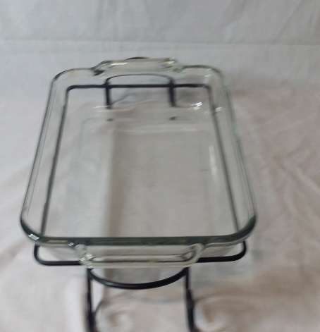 ANCHOR BAKING DISH WITH STAND , FROM OVEN TO TABLE