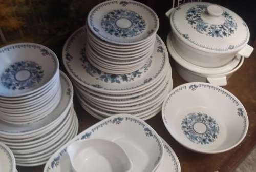 80 PIECE NORITAKE PROGRESSION  " BLUE MOON "  DINNER SERVICE 9022 COLLECTION EDENVALE JHB