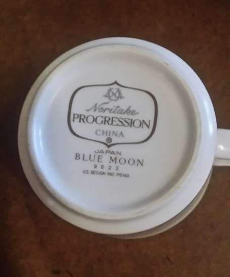 80 PIECE NORITAKE PROGRESSION  " BLUE MOON "  DINNER SERVICE 9022 COLLECTION EDENVALE JHB