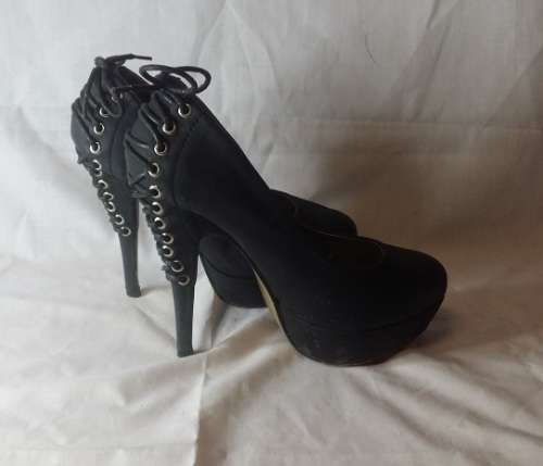 STUNNING LADIES BLACK HIGH HEELS SHOES SIZE 4