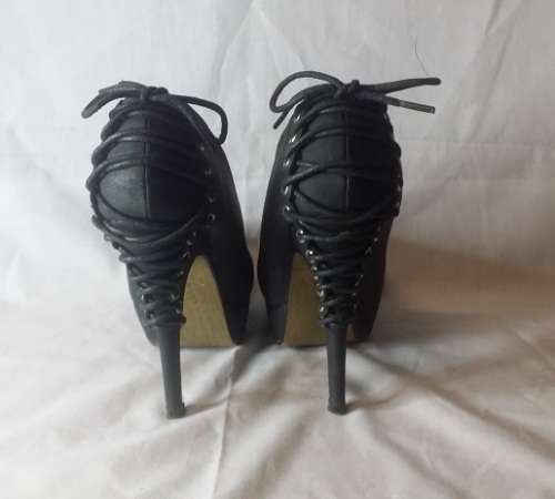 STUNNING LADIES BLACK HIGH HEELS SHOES SIZE 4