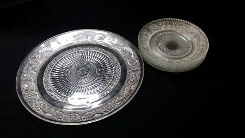 STUNNING CRYSTAL GLASS  FIVE PIECE CAKE SERVING SET