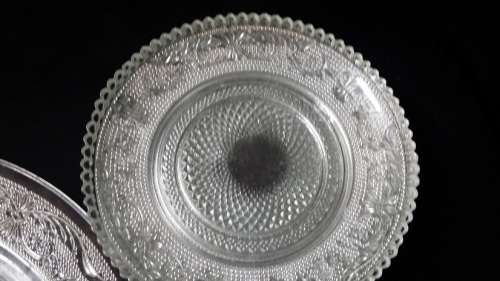 STUNNING CRYSTAL GLASS  FIVE PIECE CAKE SERVING SET