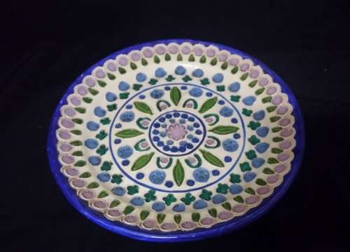 A   SHADES OF BLUE'S GREEN   DECOR PLATE