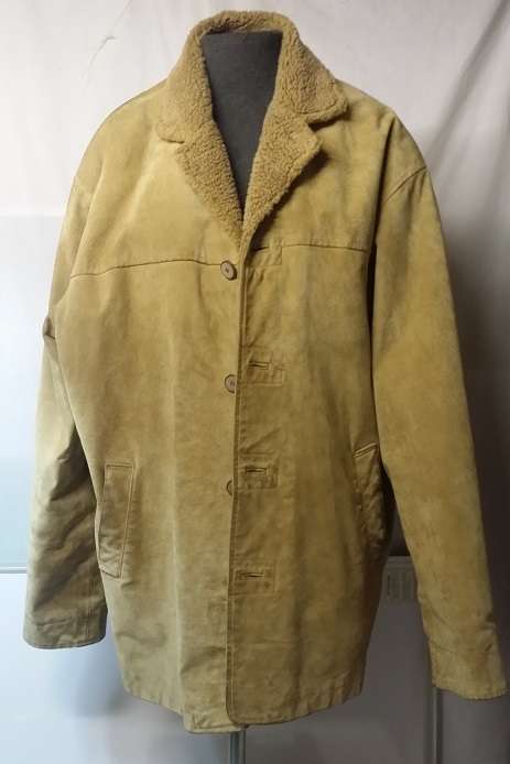 A 100 % NATURAL  LEATHER MEN'S  JACKET LARGE