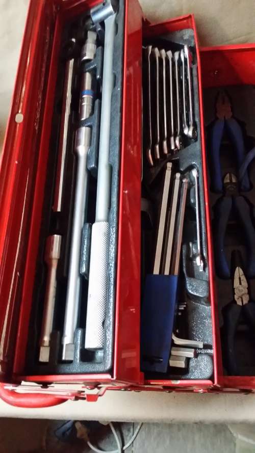 KING  TONY TOOL SET 63 PIECE IN RED TOOL BOX / BUYER MUST COLLECT IN EDENVALE JHB