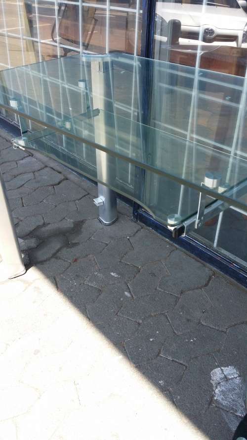 FABULOUS TEMPERED  GLASS DESK  /  BUYER MUST COLLECT IN EDENVALE JHB