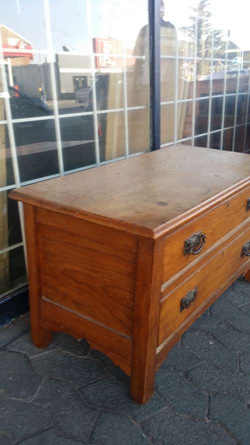 ANTIQUE SOLID WOOD  2 DRAWER CHEST OF DRAWERS    /  BUYER MUST COLLECT EDENVALE JHB