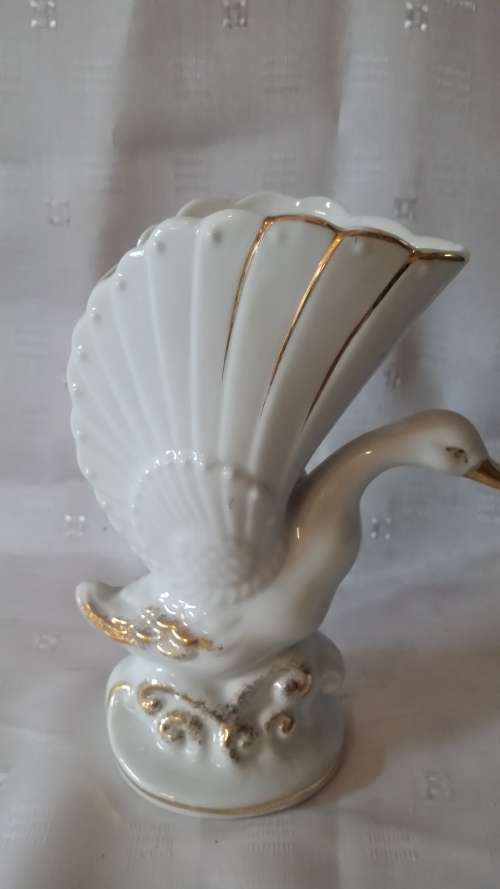 SWAN ORNAMENT VASE