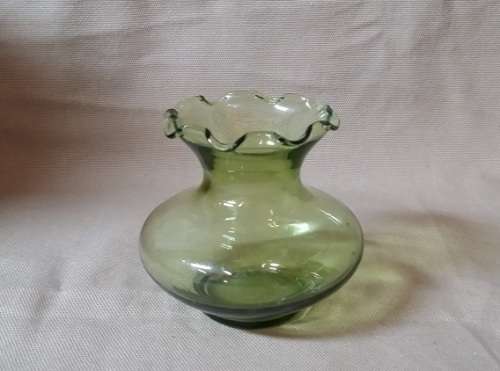 GREEN POSY GLASS VASE