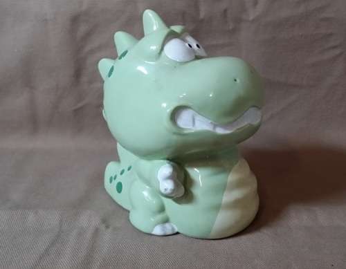 CUTE GREEN ORNAMENT / PIGGY BANK