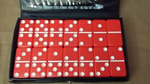 DOMINO SET