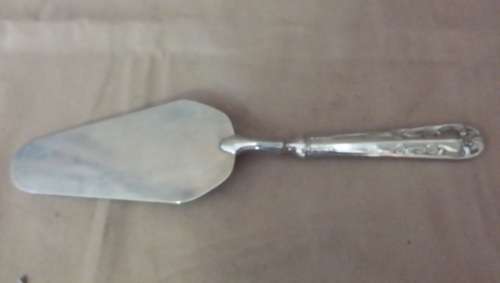SILVER PLATED CAKE LIFTER