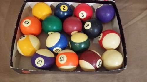 SNOOKER POOL BALLS