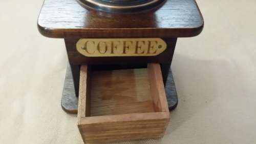HAND CRANK COFFEE GRINDER