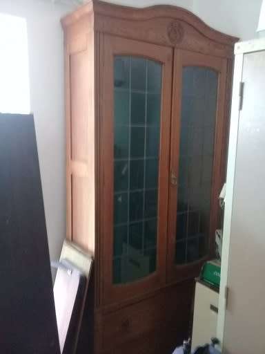WOODEN LEAD GLASS LIBRARY CUPBOARD  /  BUYER MUST COLLECT  JHB