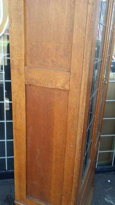 WOODEN LEAD GLASS LIBRARY CUPBOARD  /  BUYER MUST COLLECT  JHB