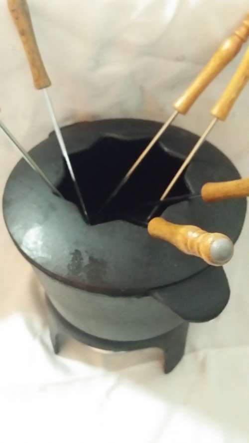CAST IRIO FONDUE SET