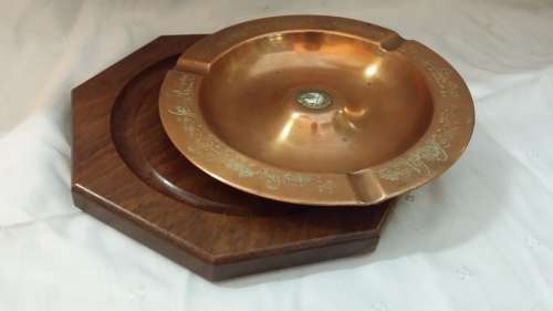 ROUND COPPER ASHTRAY ON WOODEN STAND