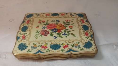 ENAMEL AND BRASS STRATTON POWDER COMPACTUM