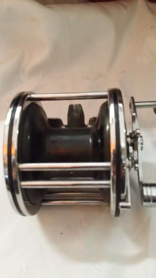 PENN SUPER MARINER 49 A FISHING REEL