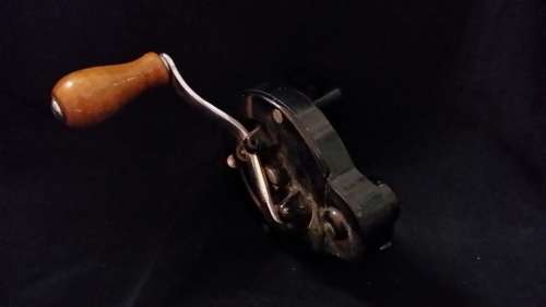 HAND CRANK HANDLE FOR SEWING MACHINE