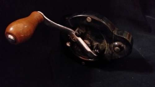 HAND CRANK HANDLE FOR SEWING MACHINE