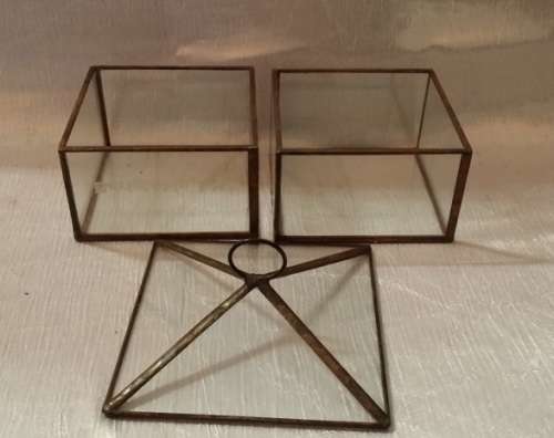 2 LAYER STACK GLASS TRINKET DISPLAY HOUSE