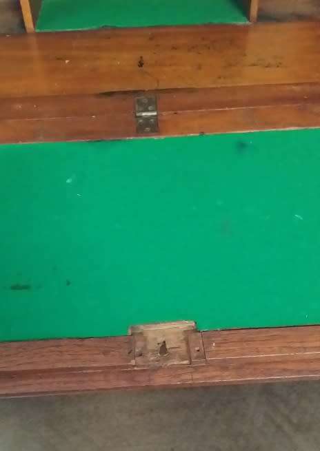 VINTAGE WRITING BUREAU DESK   /  BUYER MUST COLLECT EDENVALE GAUTENG  WITHIN 7 DAYS